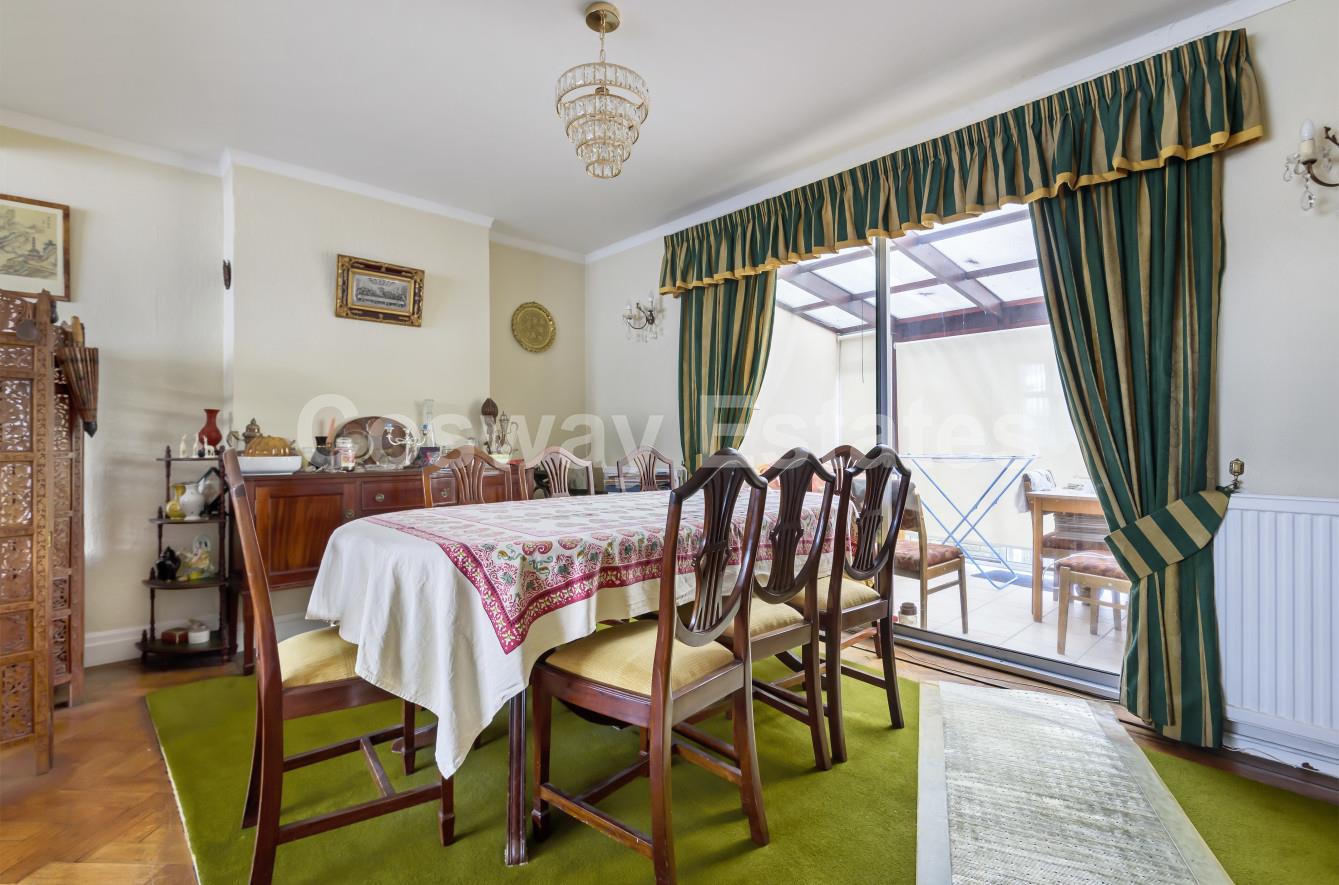 Parkside, Mill Hill